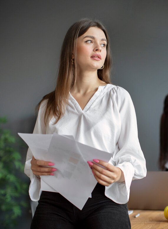 portrait-woman-working-startup-company